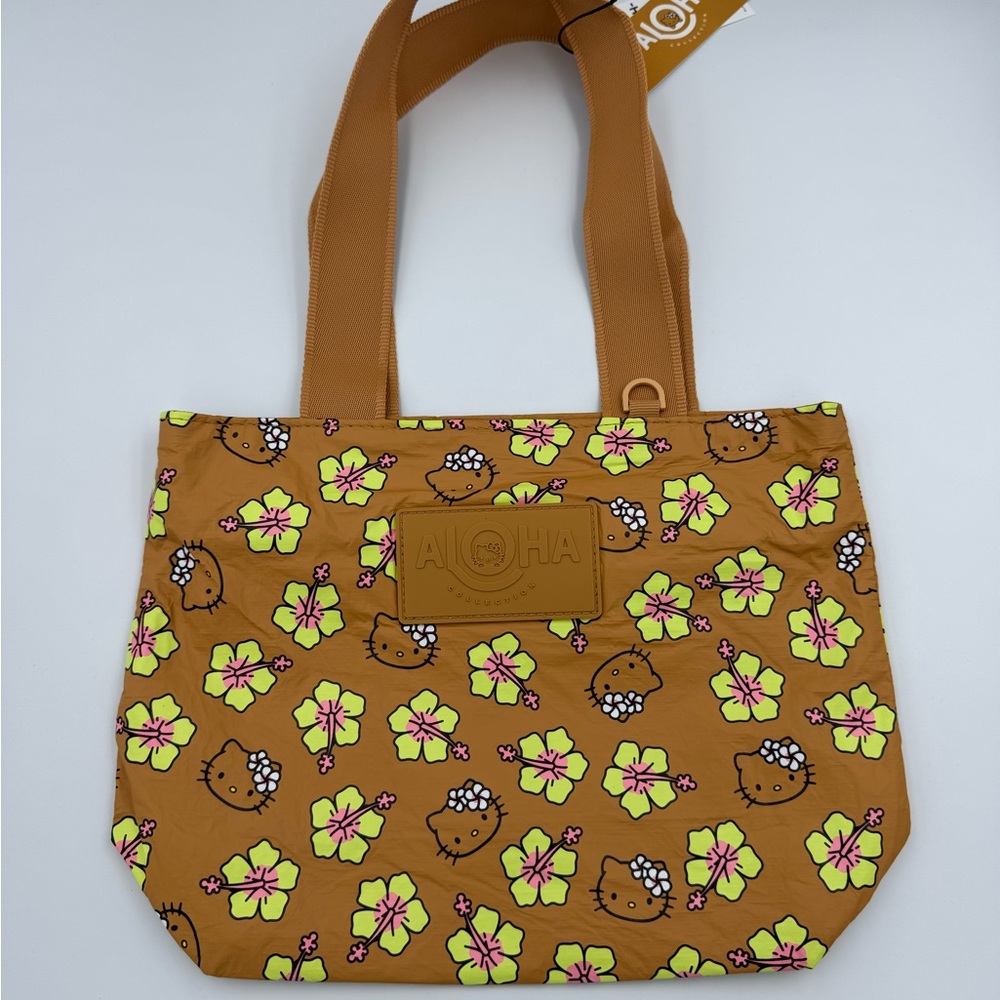 Aloha Collection x Hello Kitty Mini Tripper